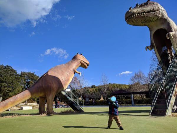「大高緑地」の恐竜